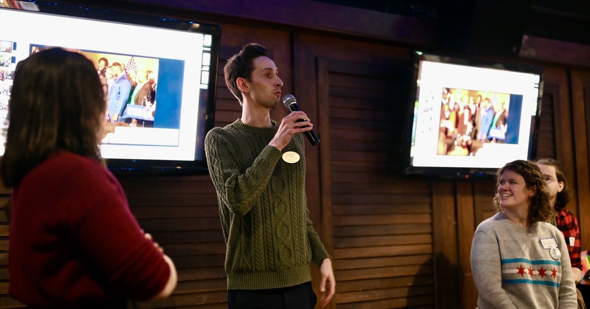 Abundant Housing Illinois co-lead Robert Spragg explains our wins in 2025 to the 150 people at the Big Tent Urbanist Holiday Party at Haymarket.