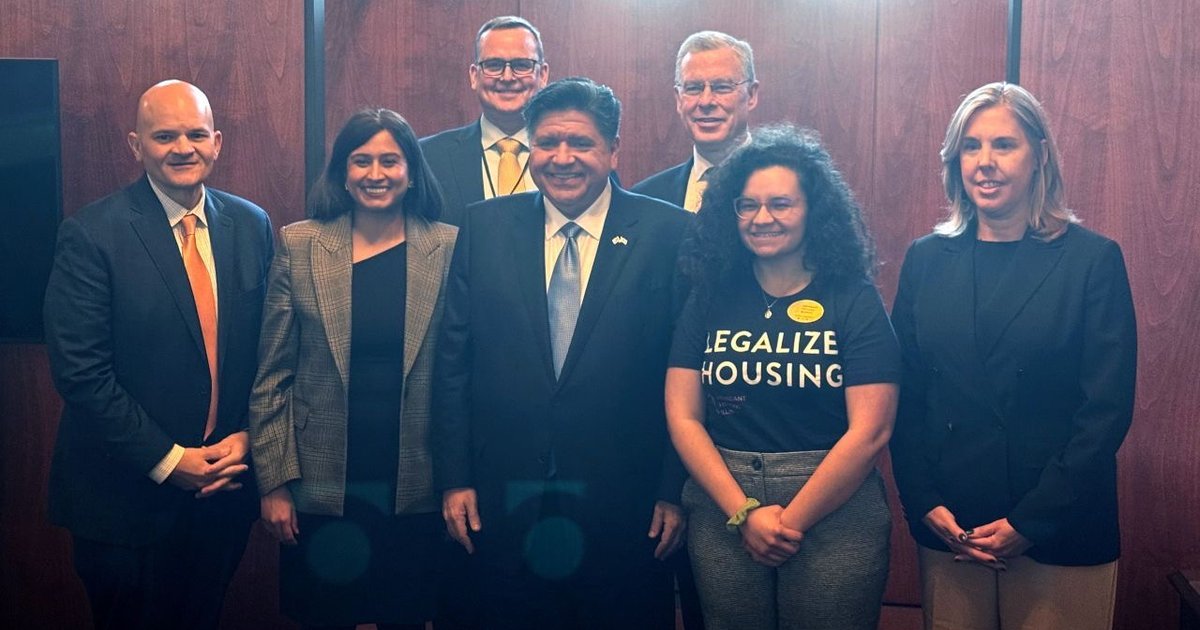 a photo of Governor Pritzker and the housing roundtable participants, including AHIL co-lead Steffany Bahamon