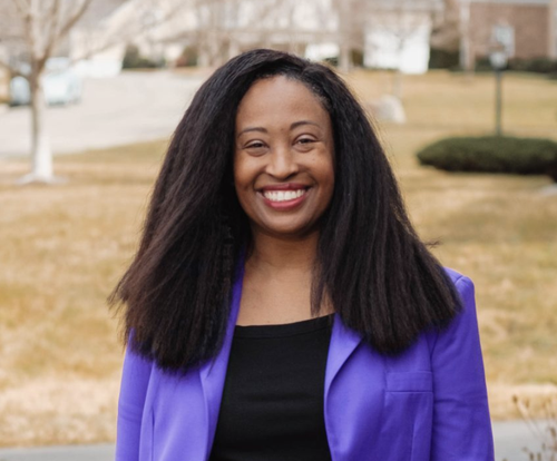 Leslie Mehta headshot