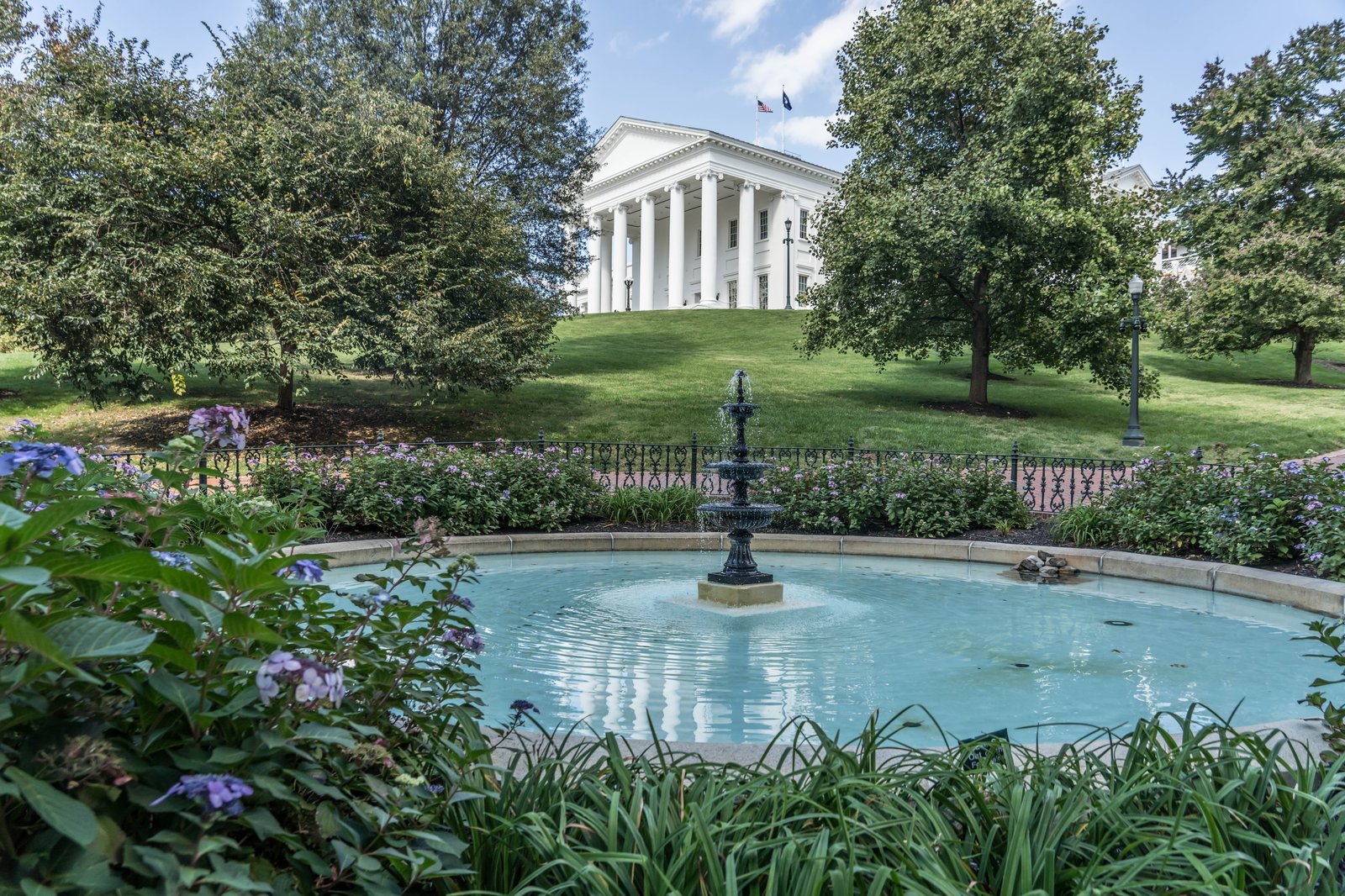 VA State Capitol Building